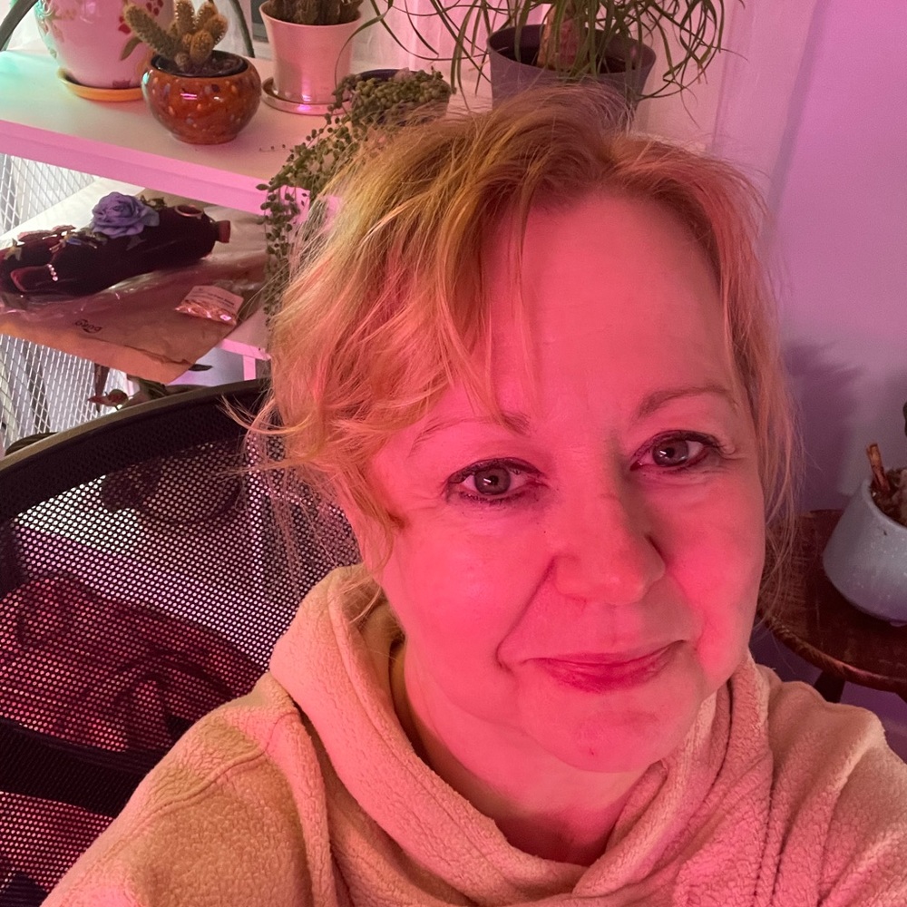 Meet your Posher, Connie